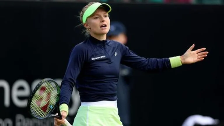 Harriet Dart Caught in Unusual Mid-Match Plea: “Tell Her to Wear Deodorant!” Harriet Dart Caught in Unusual Mid-Match Plea: “Tell Her to Wear Deodorant!”