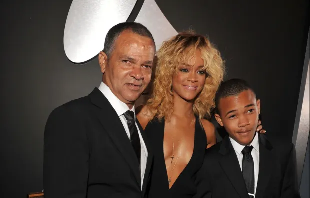 Rihanna Mourns Father’s Passing Amid Pregnancy