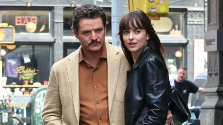 Pedro Pascal and Dakota Johnson