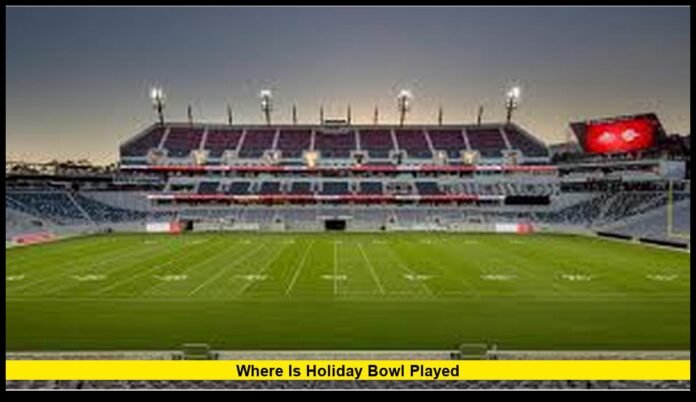 where is holiday bowl played