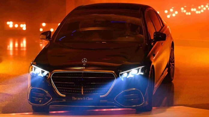 Jeffrey Epstein Took Interest in Carlos Ghosn’s Arrest